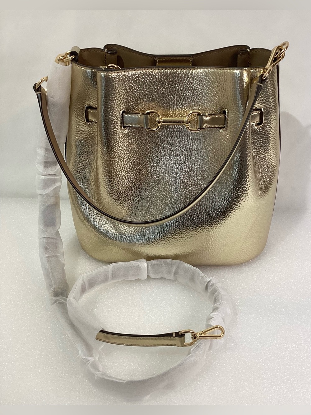 Michael Kors Carson Women Medium Convertible Bucket Bag Crossbody Color Gold